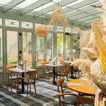 波尔多夏特龙城堡美居酒店 酒店 4*